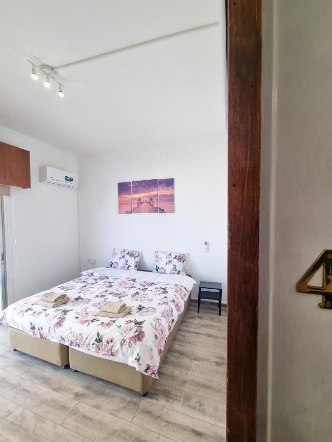Citycenter Rooms Next To The Beach Larnaca Extérieur photo