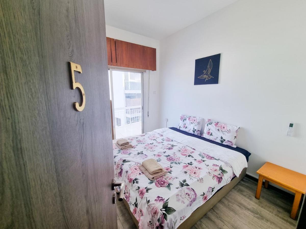 Citycenter Rooms Next To The Beach Larnaca Extérieur photo