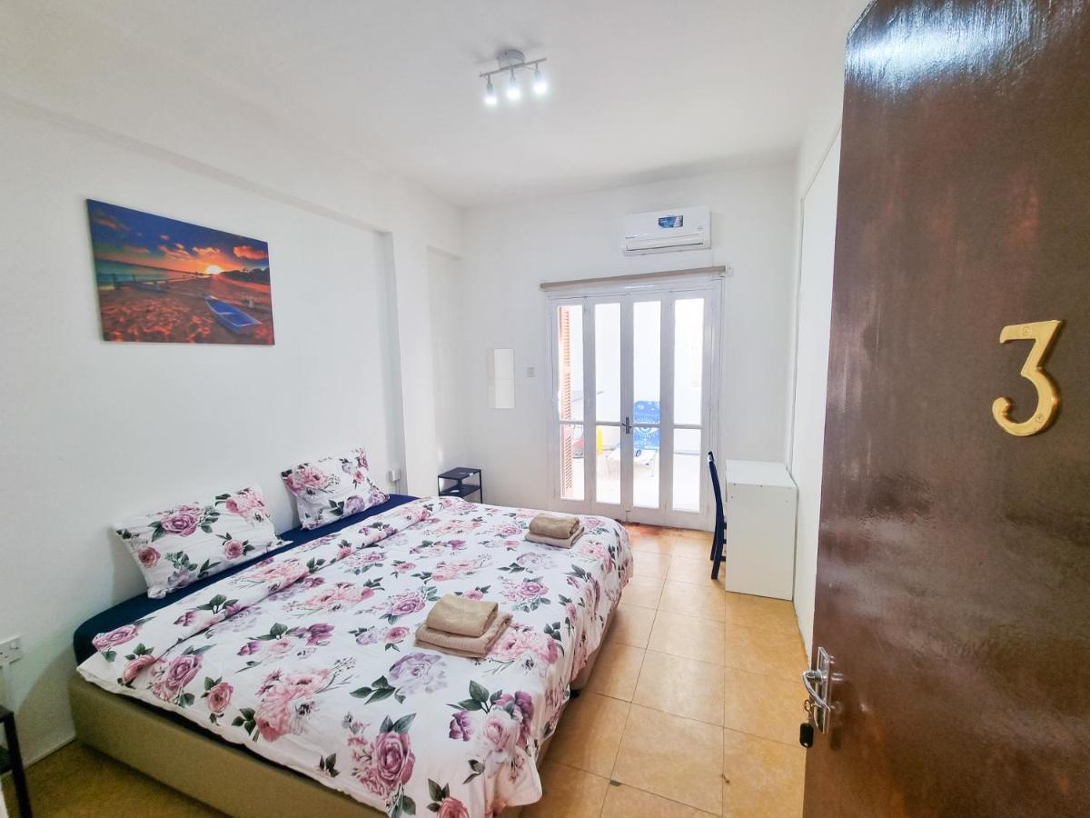 Citycenter Rooms Next To The Beach Larnaca Extérieur photo