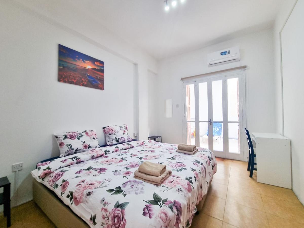 Citycenter Rooms Next To The Beach Larnaca Extérieur photo
