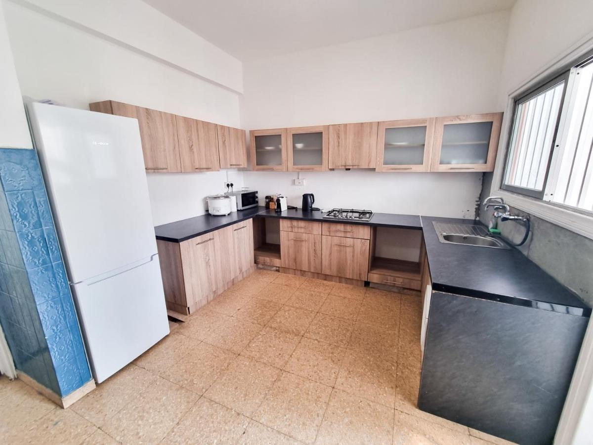 Citycenter Rooms Next To The Beach Larnaca Extérieur photo